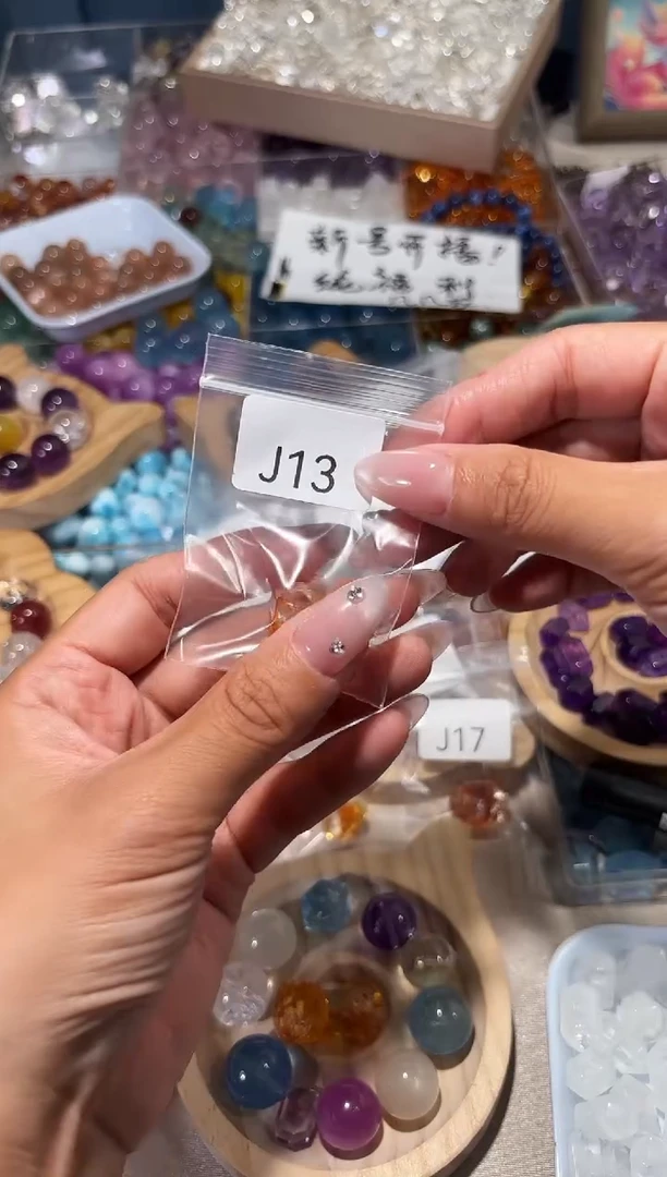 未镶嵌手串水晶?****月J13胶花随行