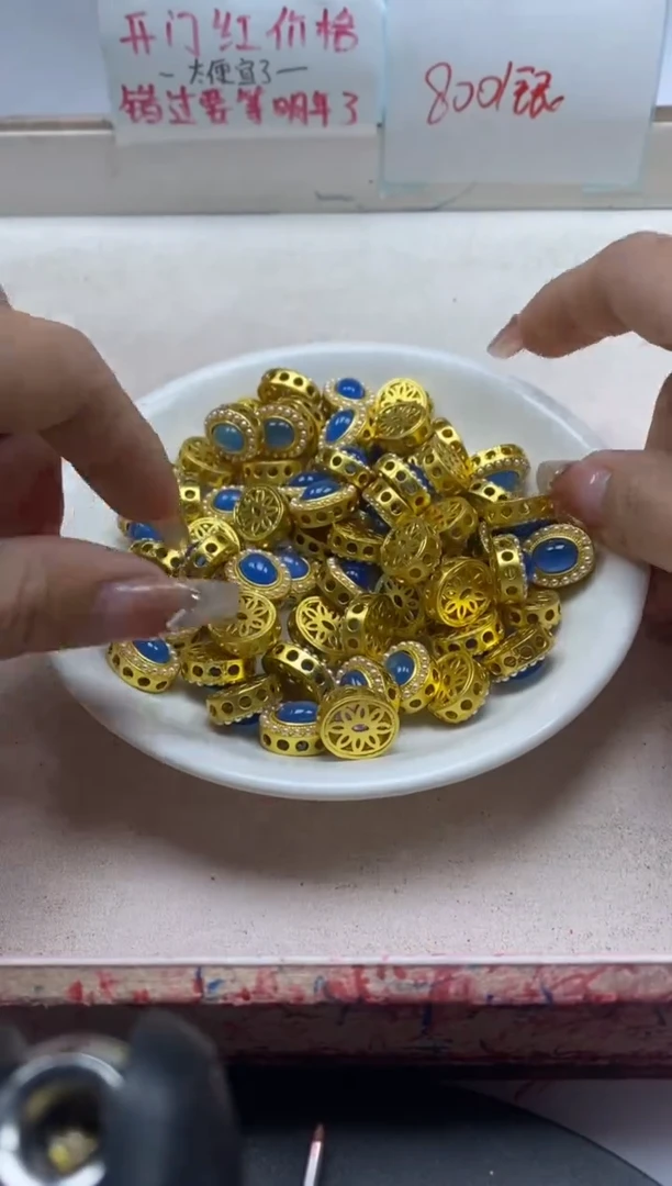 【闪购商品】玛瑙/玉髓颈饰银S800镶嵌x245珍珍海蓝宝银隔珠*3颗