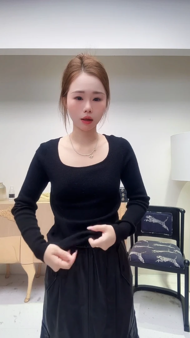 黑色经典羊毛打底