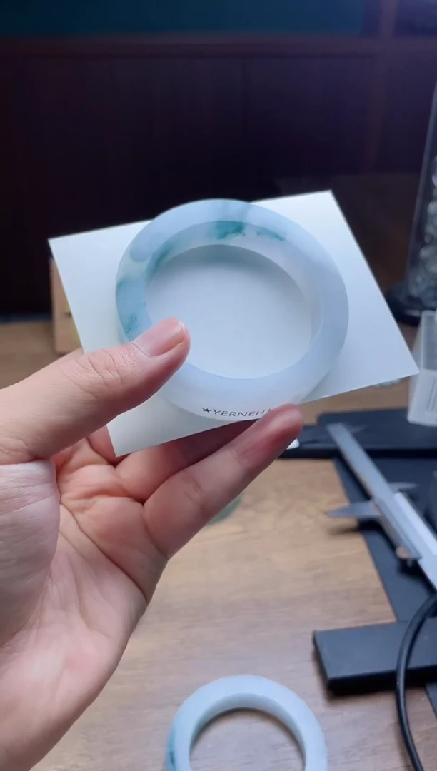 未镶嵌手镯定制翡翠瑜**起定制