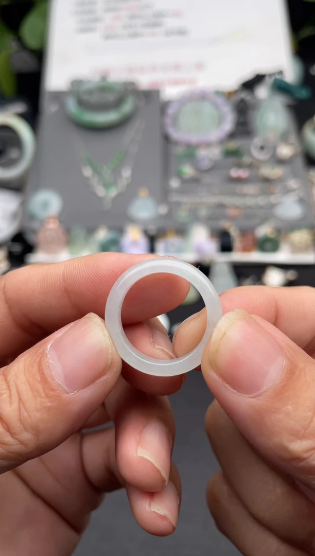 未镶嵌戒指翡翠戒指