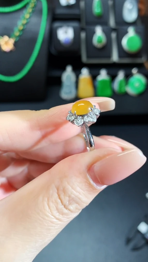 【闪购商品】翡翠吊坠(不含链)18K金镶嵌蛋面戒指