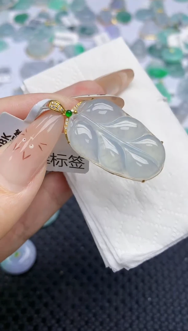 翡翠18K金镶嵌颈饰333   天然翡翠A货