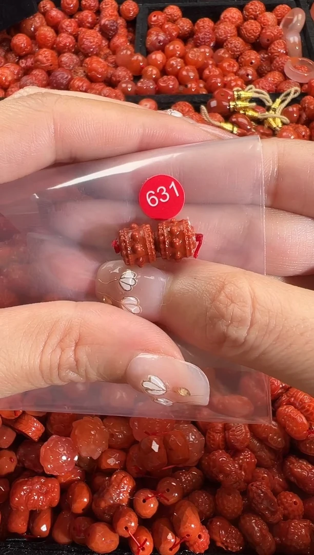 颈饰未镶嵌南红玛瑙1