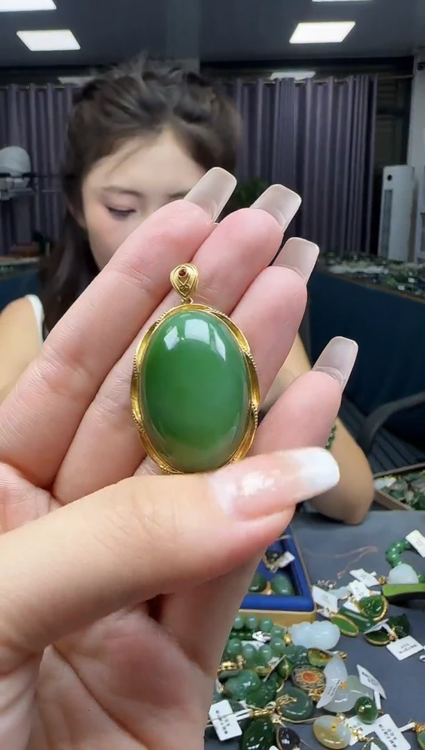 和田玉18K金镶嵌挂件1