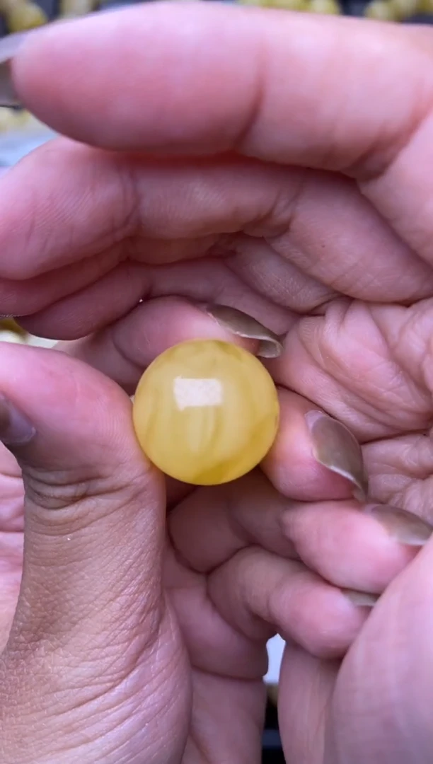 裸石琥珀未镶嵌大小姐珠宝99