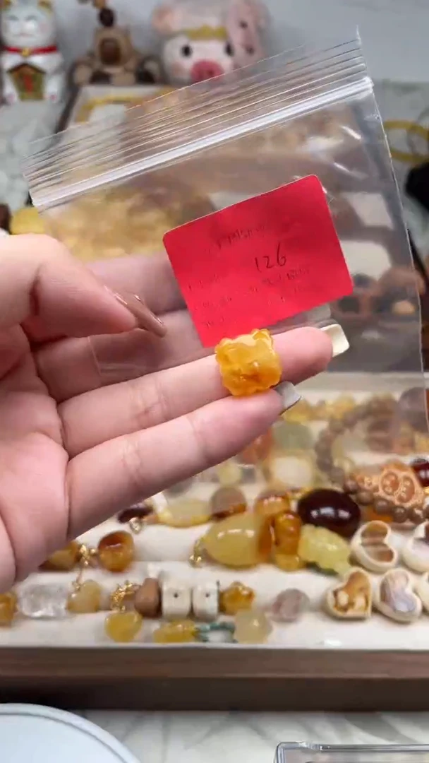 裸石琥珀未镶嵌126/