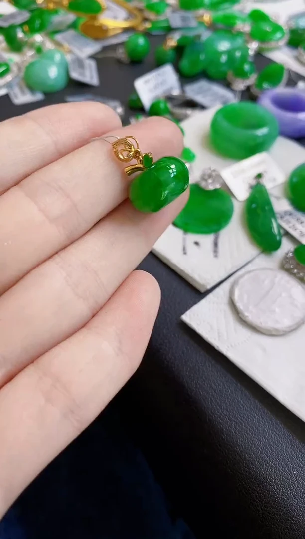 颈饰未镶嵌翡翠喝****高苹果