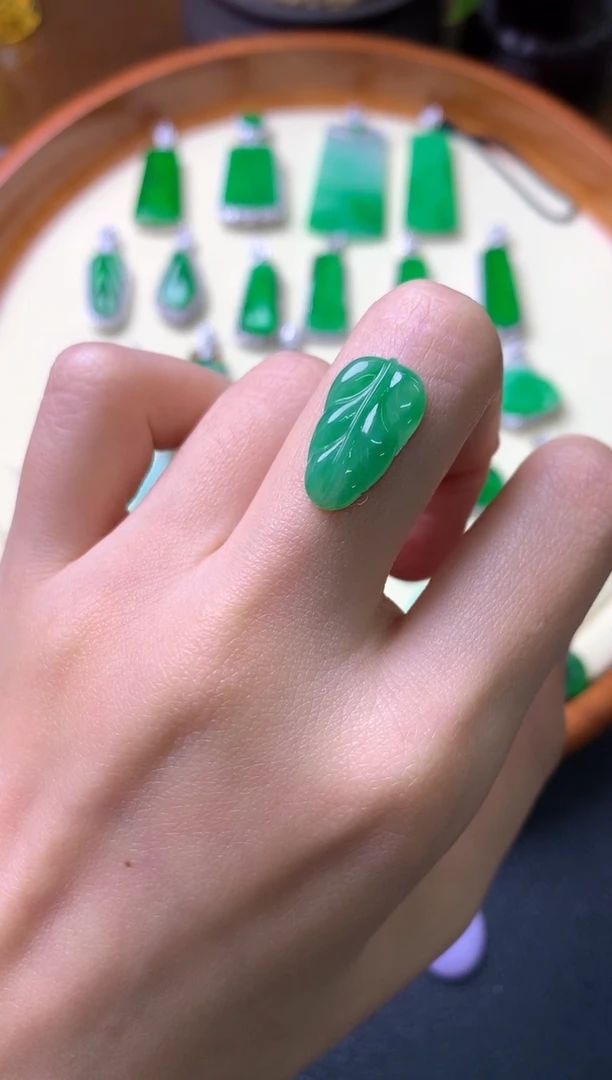 【闪购商品】定制翡翠未镶嵌裸石（镶嵌定制）