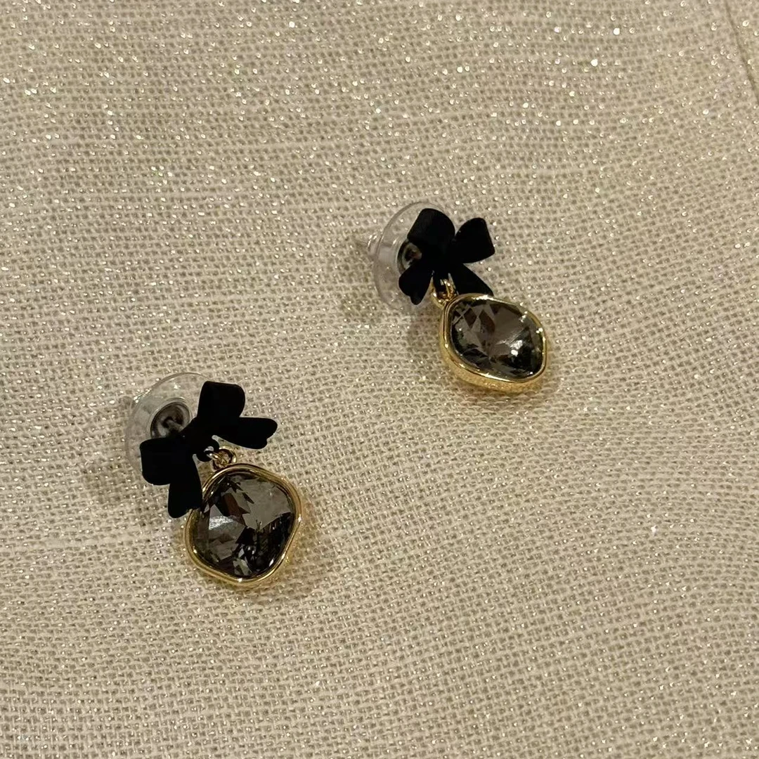 非金属硅胶耳饰 气质时尚（现货）百搭蝴蝶结耳环