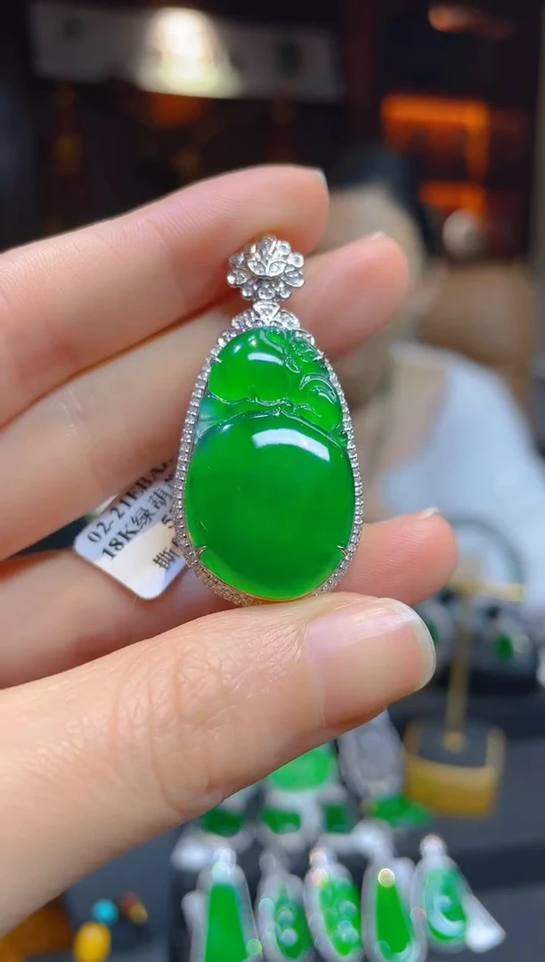 【闪购商品】翡翠颈饰18K金镶嵌120748天然A货翡翠吊坠