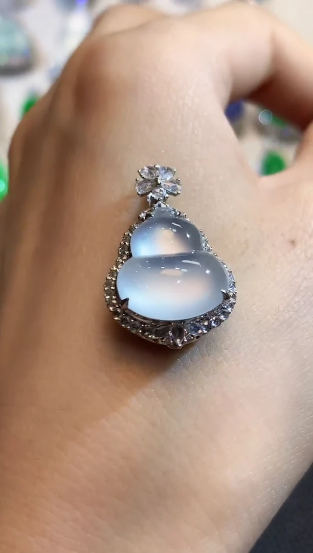 吊坠(不含链)18K金镶嵌翡翠C67