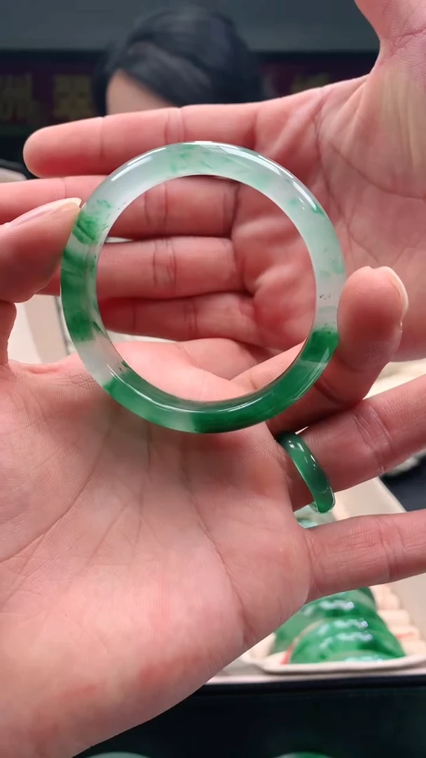 【闪购商品】石英质玉手镯未镶嵌手镯