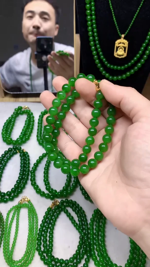 项链未镶嵌和田玉（碧玉）俄碧卡10的冰阳绿