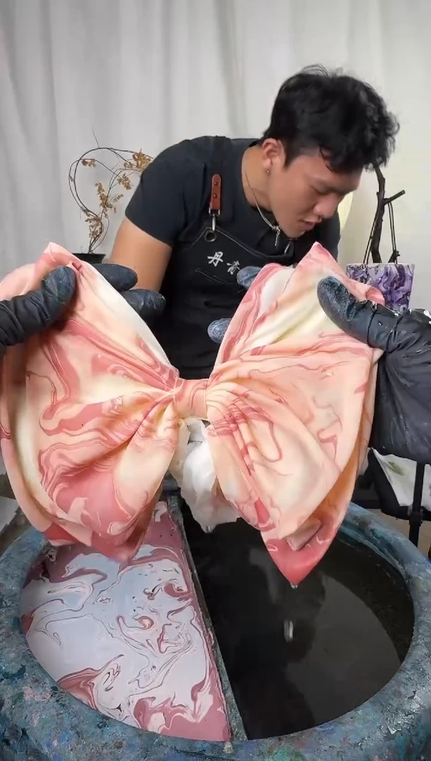 208 粉色 三层蝴蝶抓夹