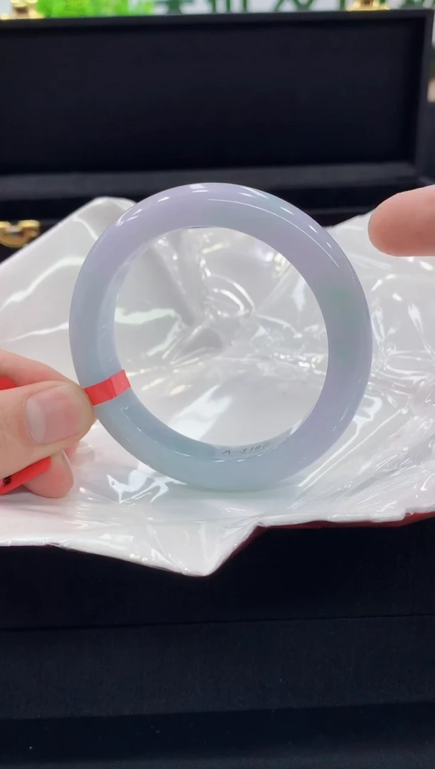 翡翠手镯未镶嵌手镯