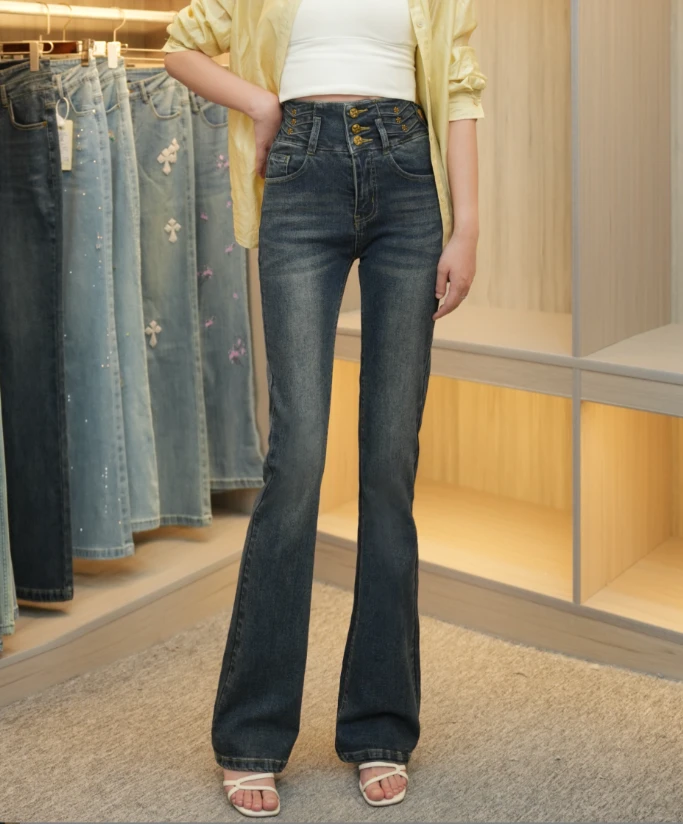 春季新款高腰高弹三排扣修身显瘦直筒宽松微喇休闲牛仔裤微喇叭