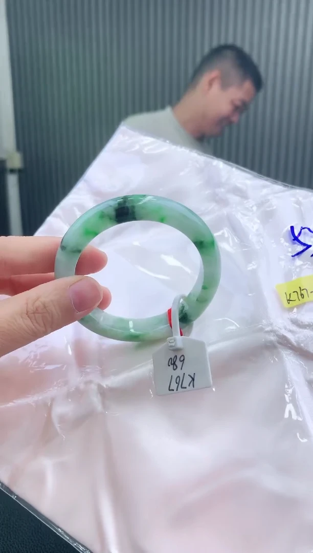 未镶嵌手镯翡翠52