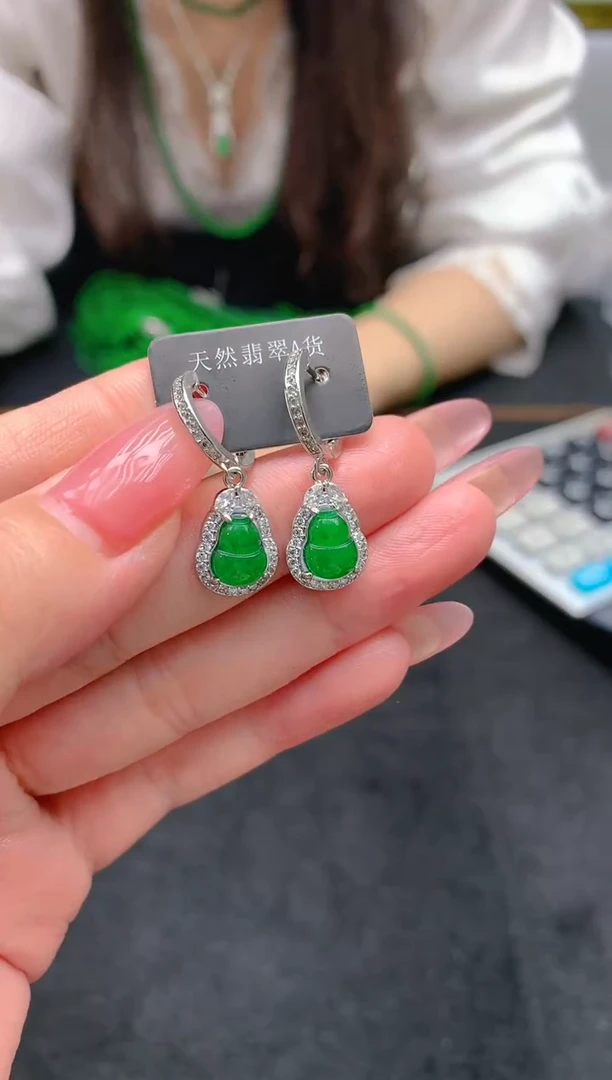 翡翠未镶嵌颈饰天然A货翡翠