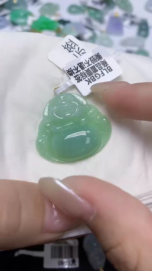 翡翠18K金镶嵌颈饰天然缅甸翡翠A货