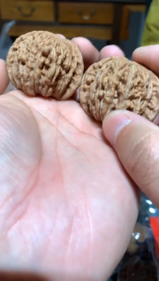 【闪购商品】文玩核桃吊坠四座楼核桃