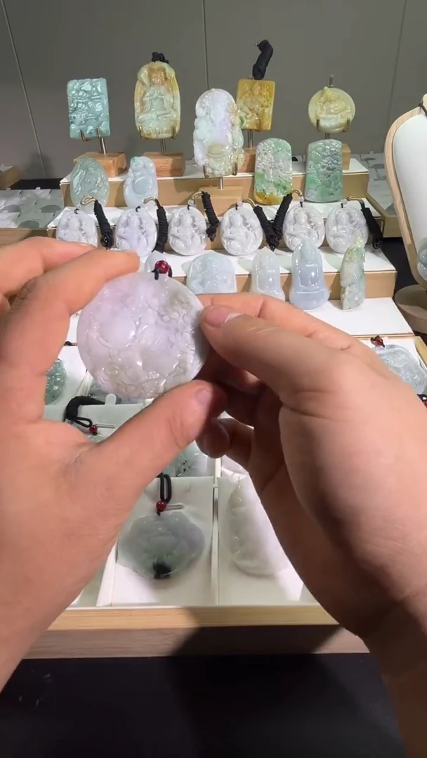 颈饰未镶嵌翡翠11/26    29