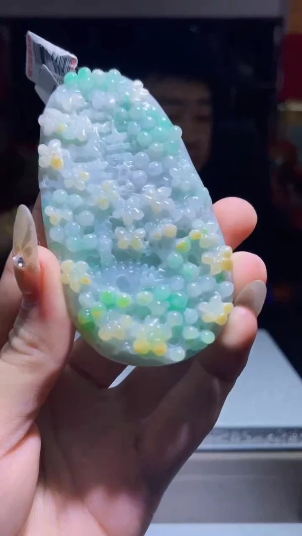 【闪购商品】翡翠吊坠(不含链)未镶嵌Q120