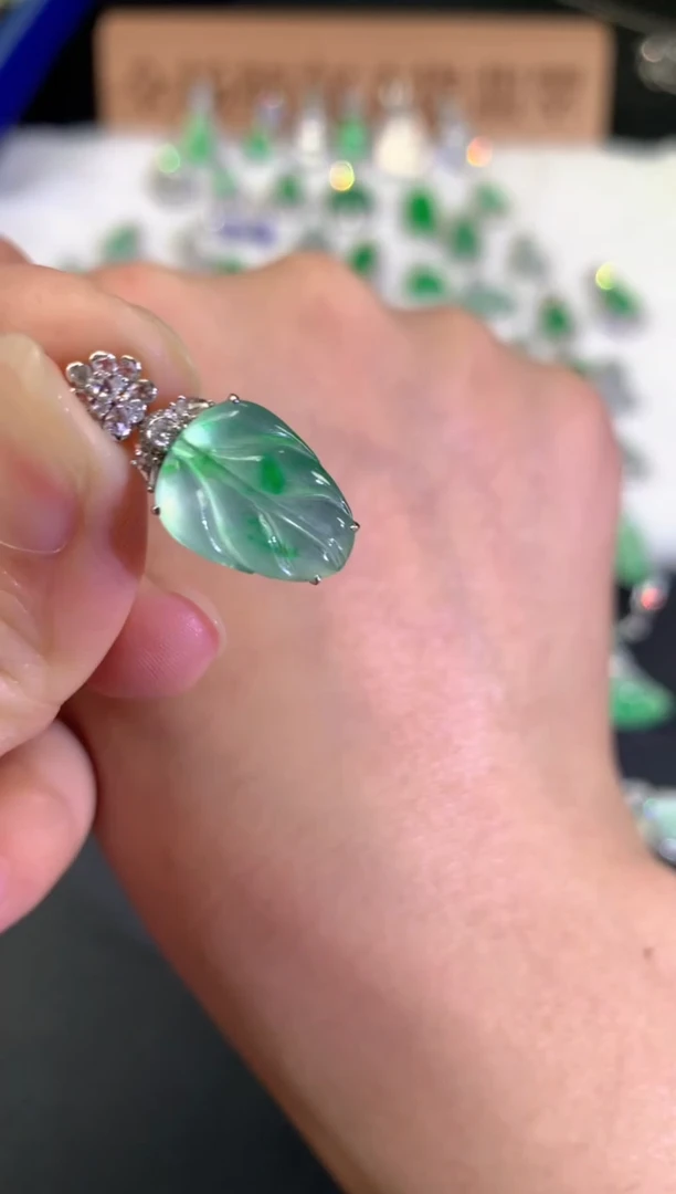 吊坠(不含链)18K金镶嵌翡翠Q484|5980