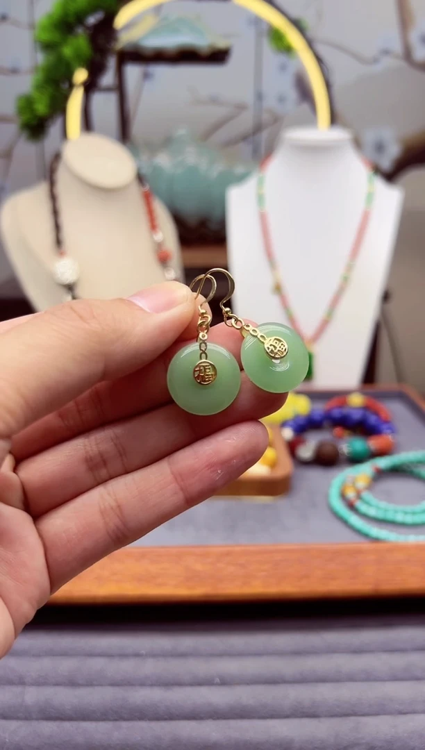 【闪购商品】和田玉耳饰14K金镶嵌E205``````