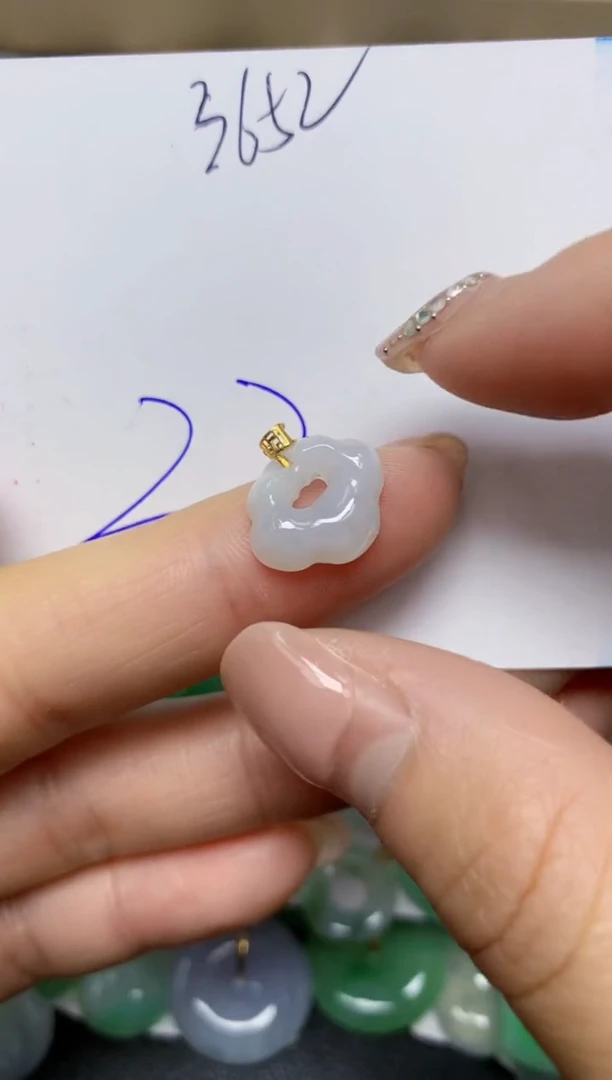 【闪购商品】翡翠挂件18K金镶嵌 天然翡翠A货