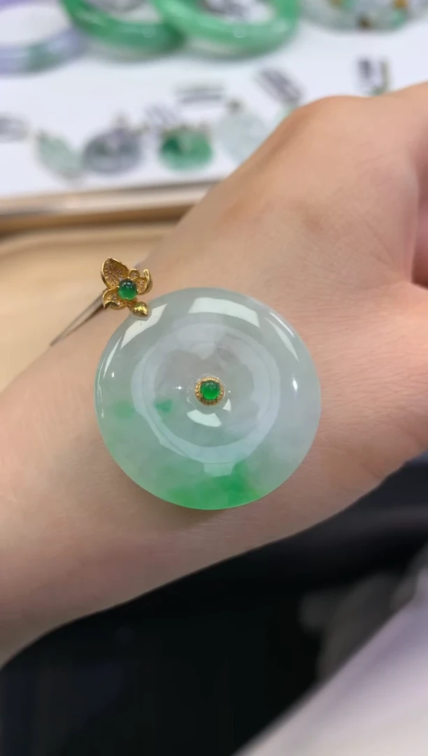 【闪购商品】翡翠吊坠(不含链)18K金镶嵌..........翡翠平安扣