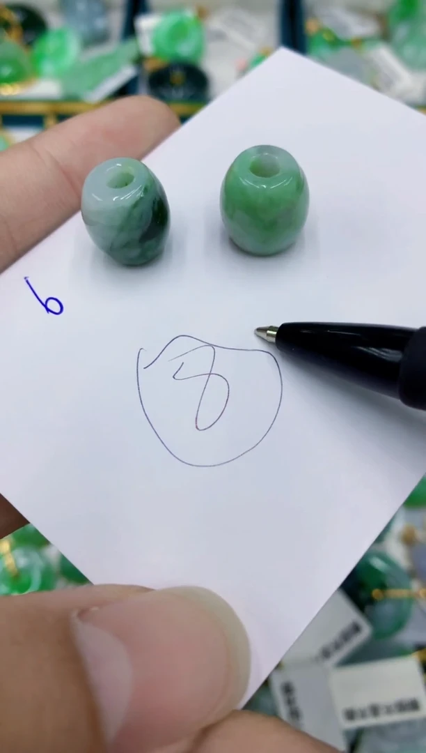 翡翠未镶嵌颈饰1111111111多样性发其一