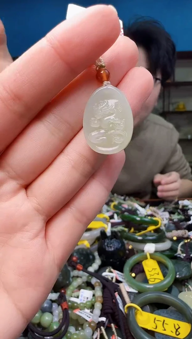 颈饰未镶嵌和田玉1