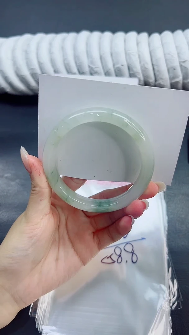 未镶嵌手镯石英质玉106/58.8