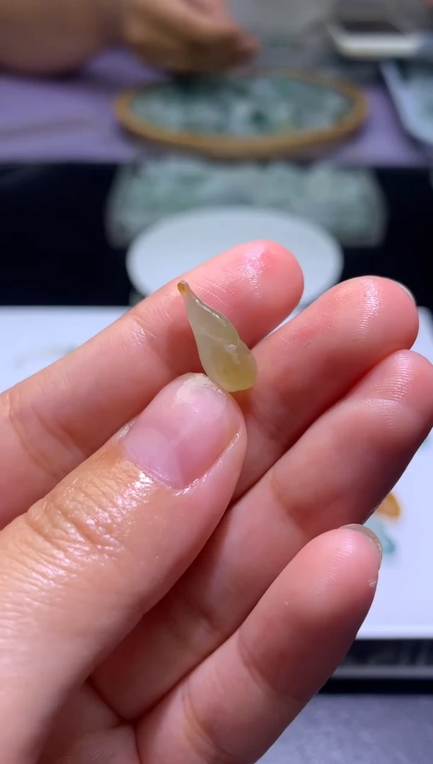 定制翡翠未镶嵌毛货
