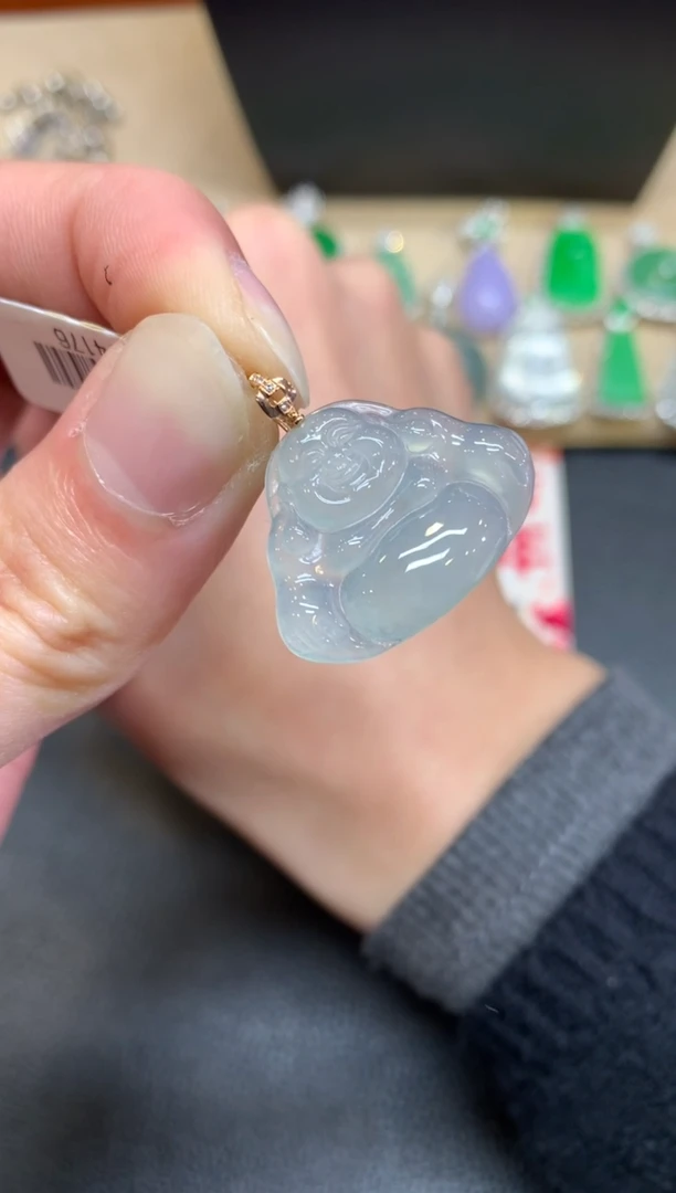 【闪购商品】翡翠颈饰18K金镶嵌佛公【无服务费】