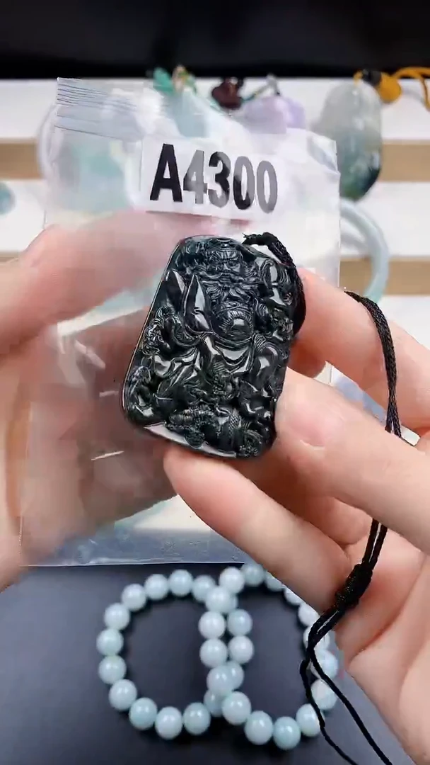 颈饰未镶嵌翡翠天然翡翠吊坠挂件