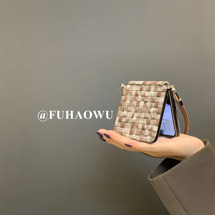 适用华为pocket2手机壳小米mixflip秋冬新款皮质棕白格子三星