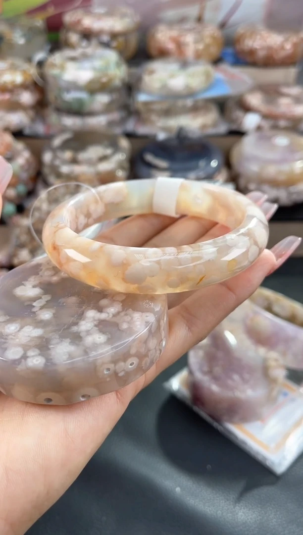 未镶嵌手镯石英质玉63