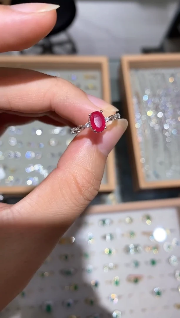 颈饰银S925镶嵌红宝石戒指