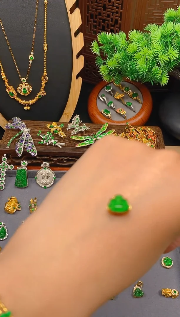 【闪购商品】翡翠吊坠(不含链)银S925镶嵌佛公潘多拉