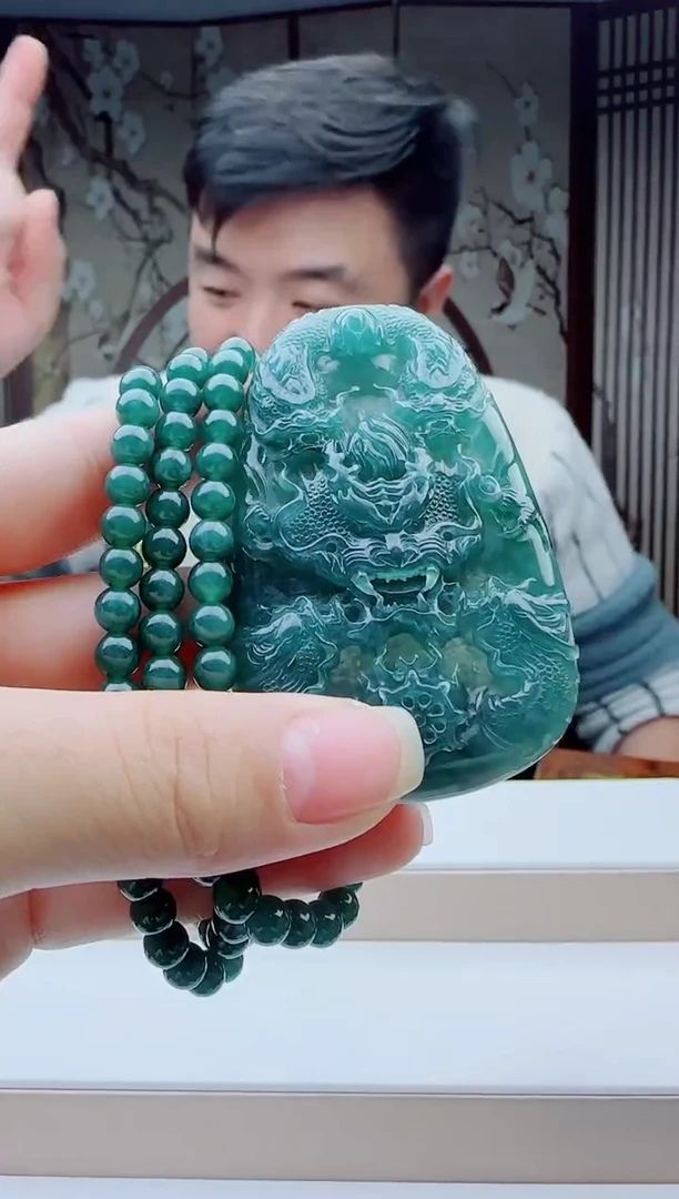 颈饰未镶嵌翡翠多样性发其一