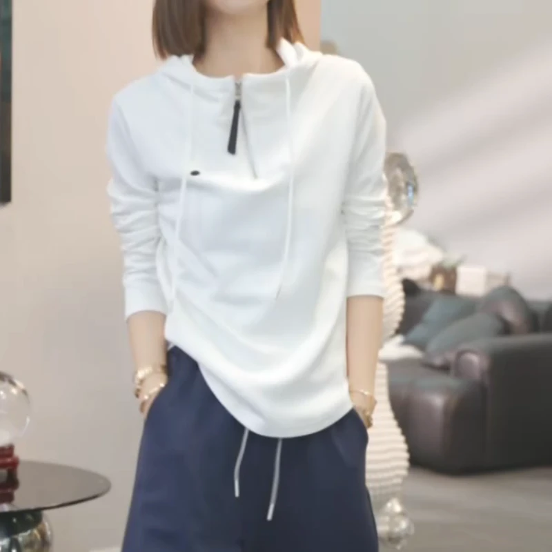 【目不转睛】秋季新款时尚休闲气质半拉链连帽卫衣LK2506000