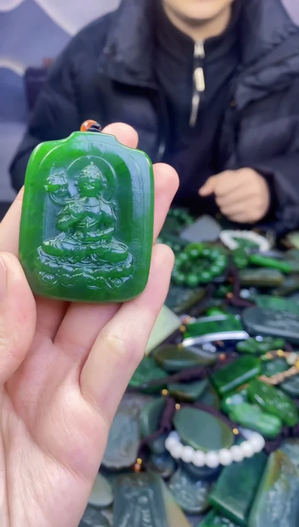 颈饰未镶嵌和田玉1