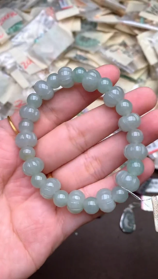未镶嵌挂件翡翠 —