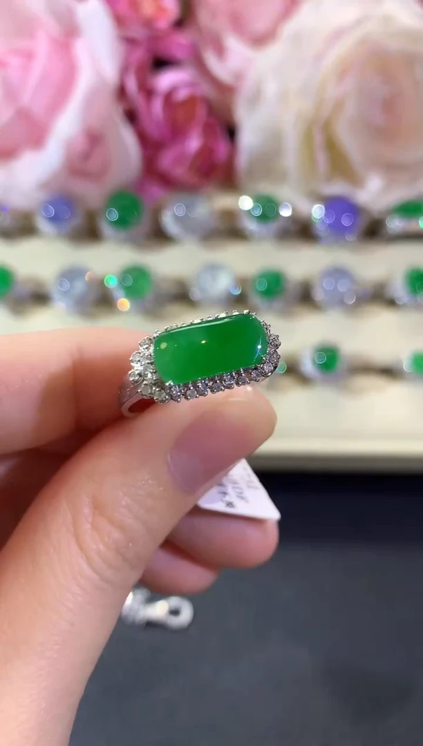 18K金镶嵌戒指翡翠冬日珠宝E132