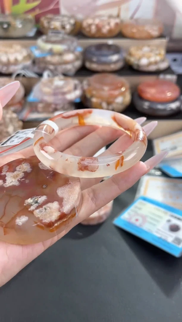 未镶嵌手镯石英质玉59