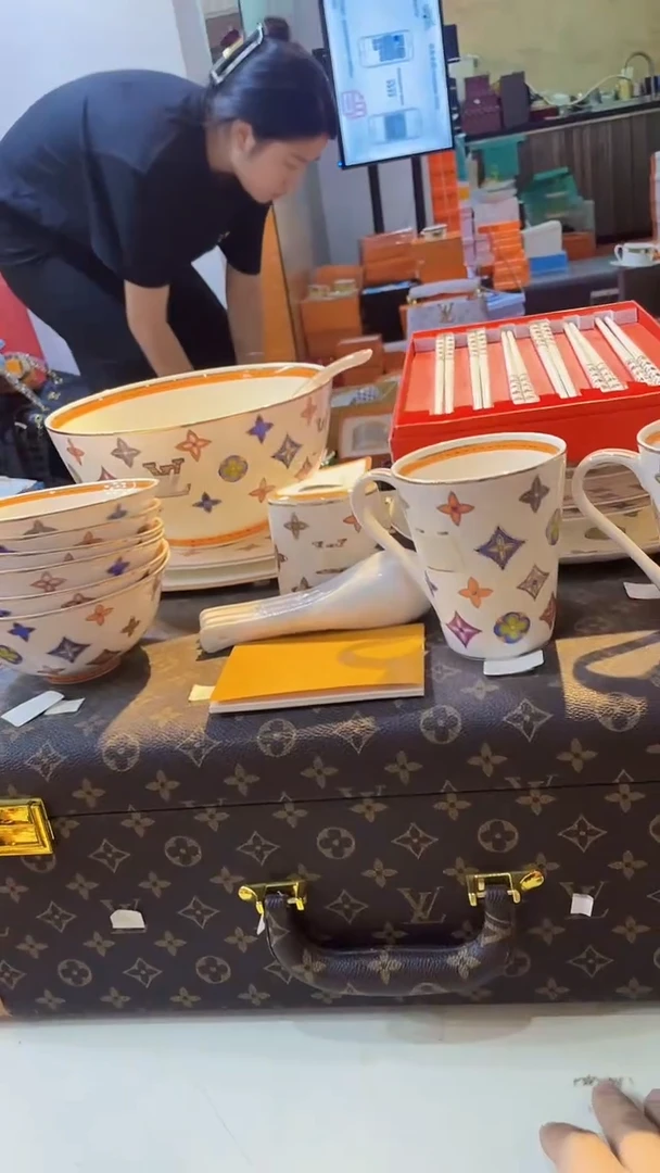 杯鸿辉家品牌瓷器，京东包邮！