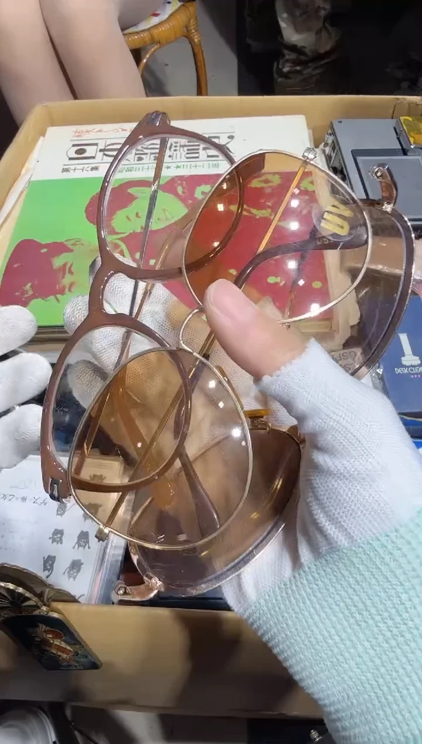 8新张*彬   832中古商品，瑕疵品，不保好坏。