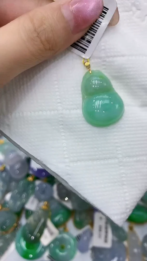 翡翠18K金镶嵌颈饰111111111111